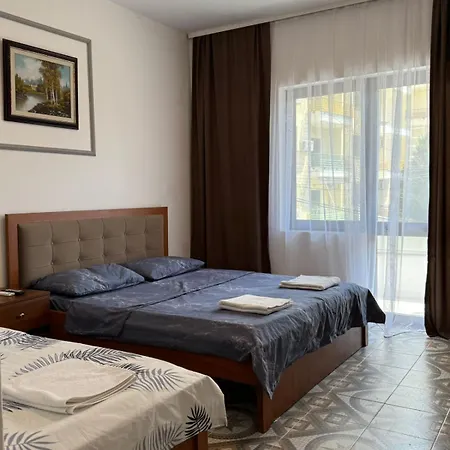 Elmare Ostello Durrës